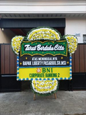 Papan Bunga Duka di Teluk Kenali